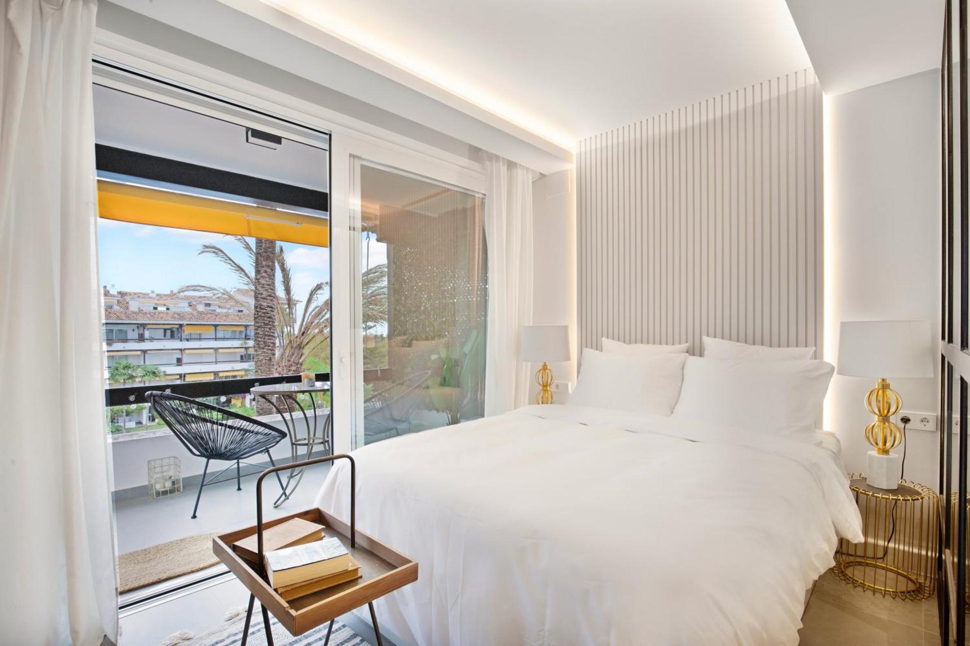 Golden Mile Lux Sea View With Balcony Apartment *