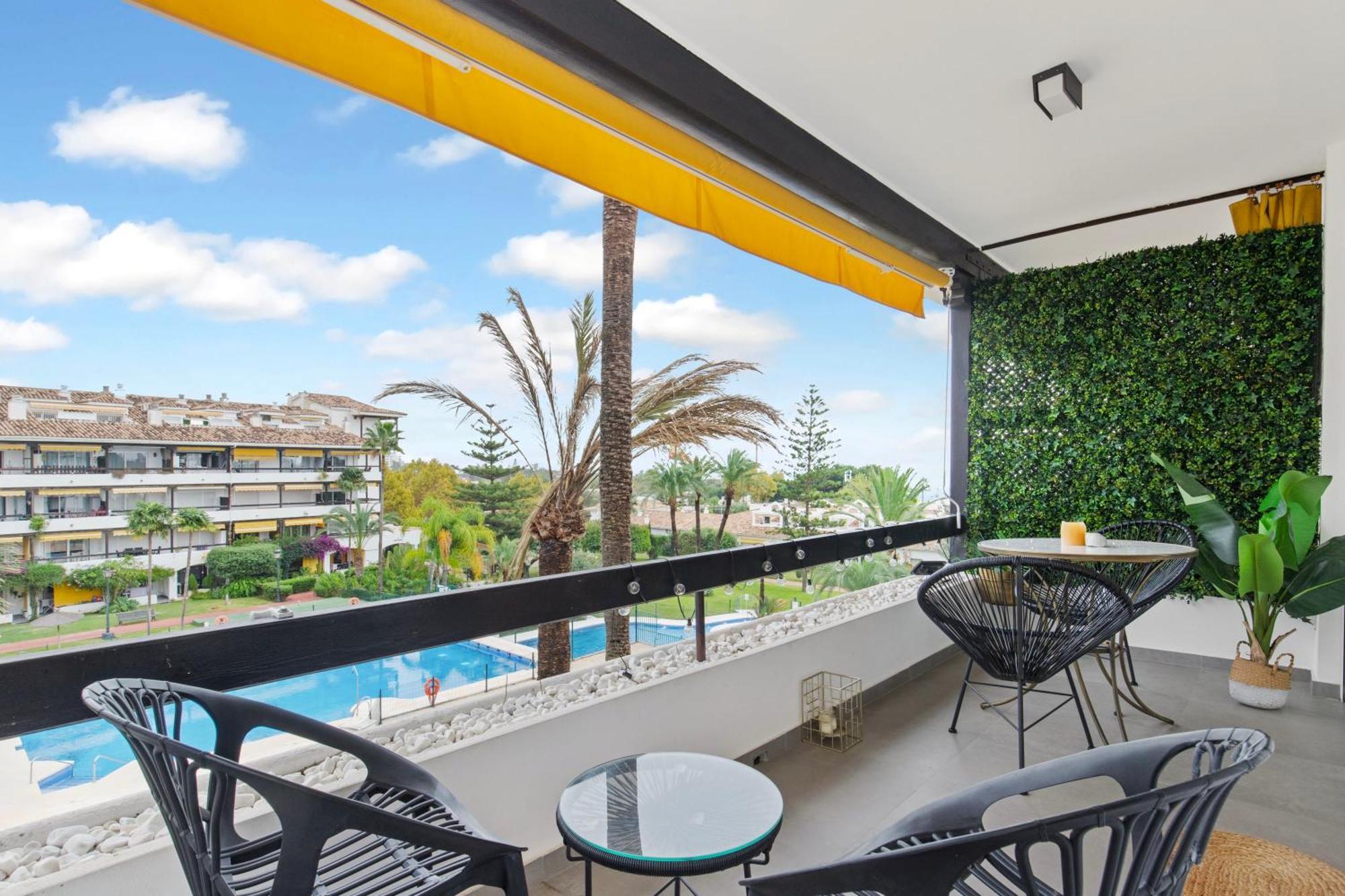Apartment Golden Mile Lux Sea View With Balcony