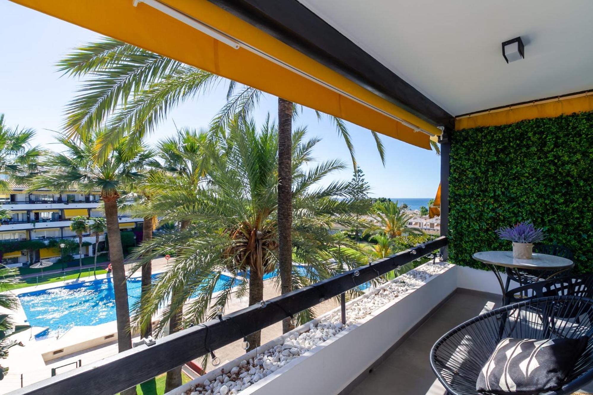 Golden Mile Lux Sea View With Balcony Apartment